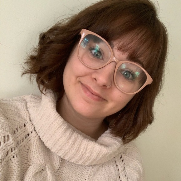 Meet the Posher Other - Meet your Posher, Alexis